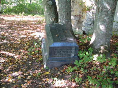 Захоронение вдовы генерал-майора Александры Петровны Ридигер.